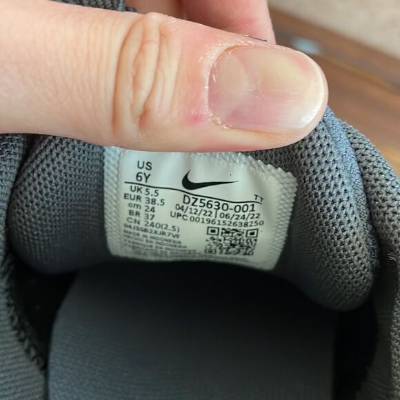 Nike Air Max Motif NN(GS) Iron Grey Volt Kid Size 6Y(DZ5630-001) - Picture 12 of 12